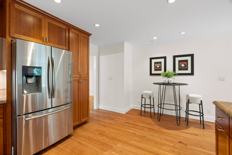 687 Myrtle St-Photo-15