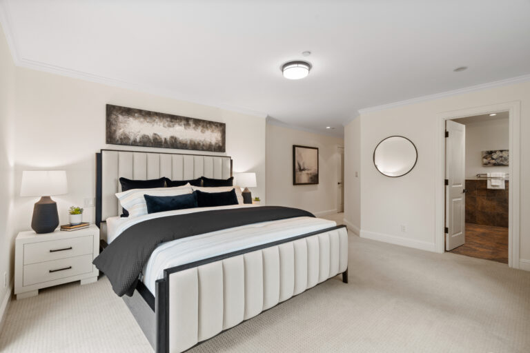 687 Myrtle St-Photo-23
