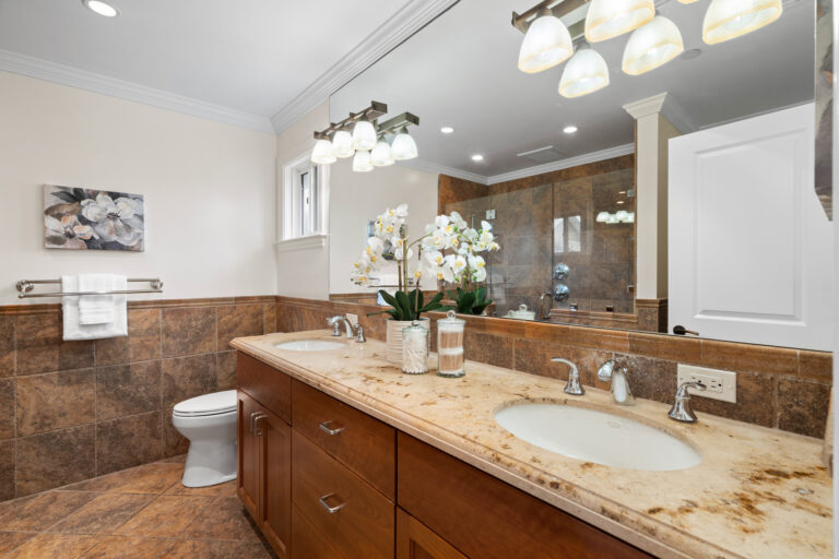 687 Myrtle St-Photo-24