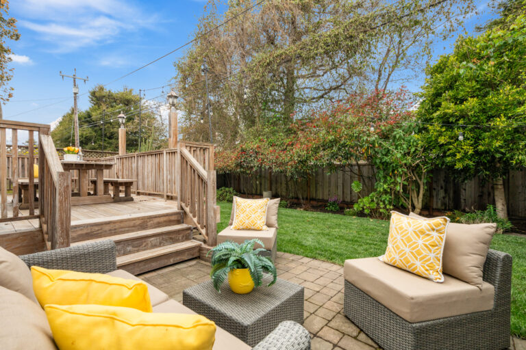 687 Myrtle St-Photo-37