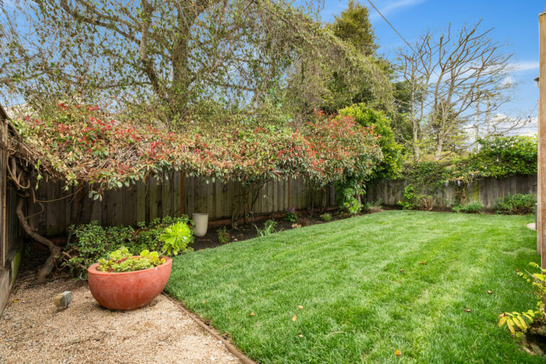 687 Myrtle St-Photo-40
